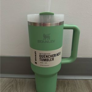 Stanley 30 oz. Quencher H2.0 FlowState Tumbler- Jade